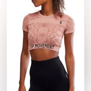 FP Movement Women's Run The Distance Baby Tee Size M/L